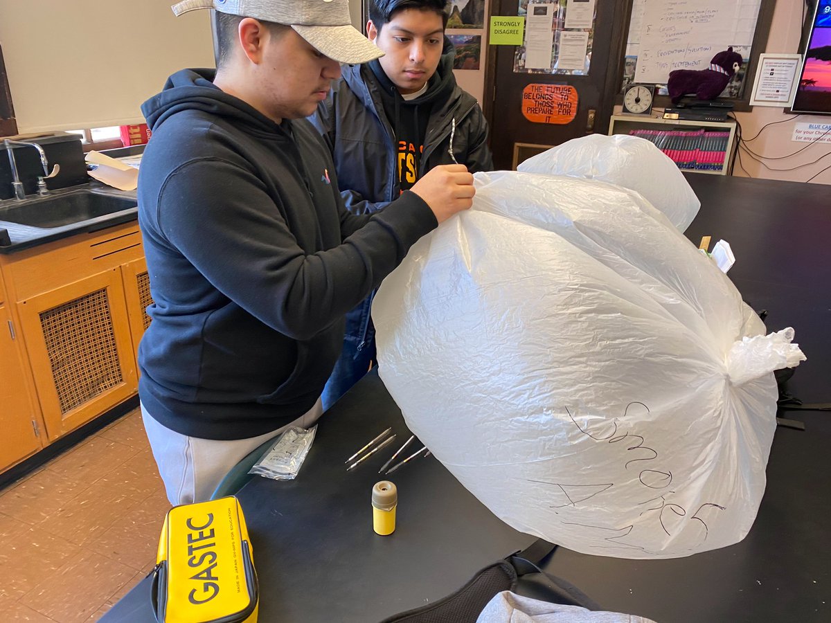 MrArsenie's tweet photo. My @CarlSchurzHS #ibess seniors braved the frigid temps this morning to collect and test car exhaust using our #gastec tubes! We tested a number of factor and pollutants, from ignition tailpipe exhaust to 5 and 10 mins idle! We got NOx, SOx, CO, CO2, methane, PM and heavy metals! https://t.co/b1lKOb3XI0