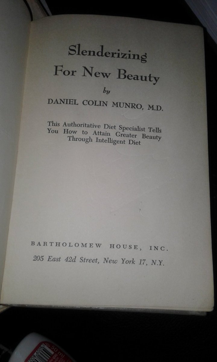 Mary_Rare24's tweet photo. @LansdellMum @WeirsSusan @b8eak @KilwarrenJohn @deedeesadler @HorrellValerie @candice_doll @sammiefeasting @sulaAlice @SueRobb4 @hearsncheers some dude... gave this book  like "Mary, here's a book to read. " I took a look at it wordering why he gave me 
a "slenderizing" book. when I started reading it is begun to think I like the dude. https://t.co/1Sj3nlvKJS