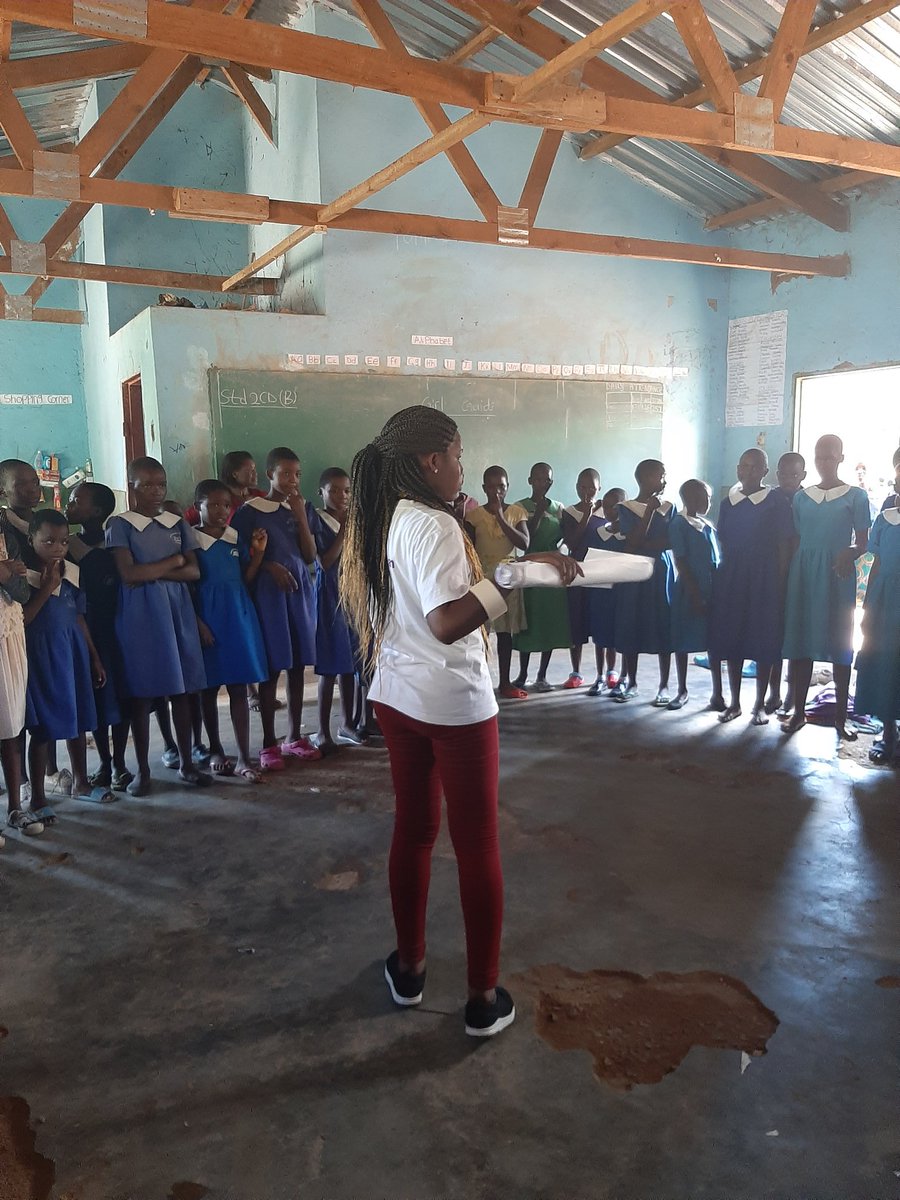 chikwatu_esther's tweet photo. Today at Namasimba primary school, we shared with the girls more about leadership, free being me and Gender based violence. We had fun and girls really learnt a lot. @wagggsworld @GirlGuidesMw
@UN_Women 
#100girlsproject
#freebeingme
#GBV
#impact https://t.co/uSntvNFkpn