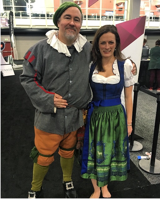 GermanUnlocked's tweet image. Look who I found - Pilgrim Dave! @DLGenealogist #pilgrimdave #rootstech #Rootstech2020