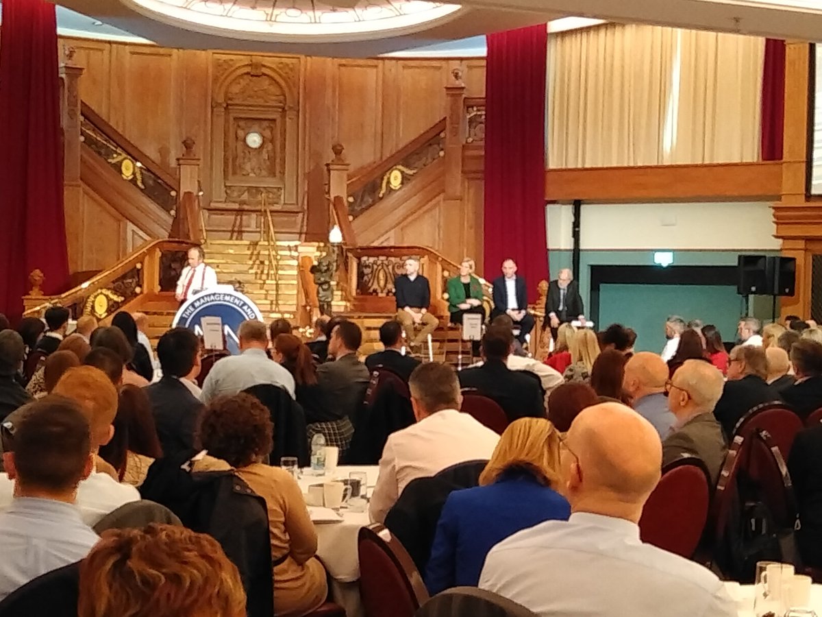 colette_smyth's tweet photo. Fantastic morning listening to such inspirational speakers @MLN_NI, Titanic. "Nobody wins unless everybody wins" Great to see our collective leadership ideas &amp; values in other industries. @SouthernHSCT #mlnsummit  #collectiveleadership @IrwinMaxine @AnnieoT100 @SergeantAndrea https://t.co/i97TJ8gaDb