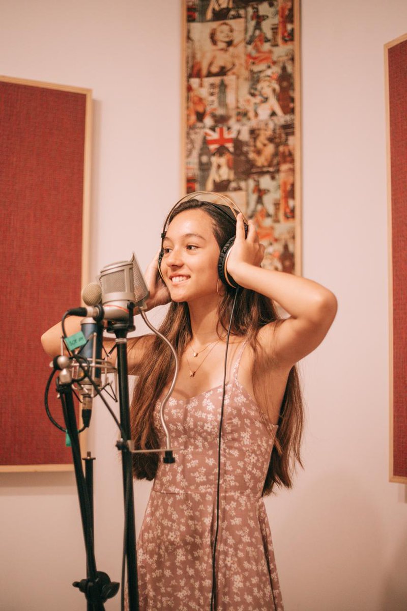 Preparando nuevos proyectos con Alexia Barnechea... de Vuelta el Barrio

#fmaudiovisual #peru #fmsicumple #proyectos #show #infantil #sorpresas #diversion #news #niños #niñas