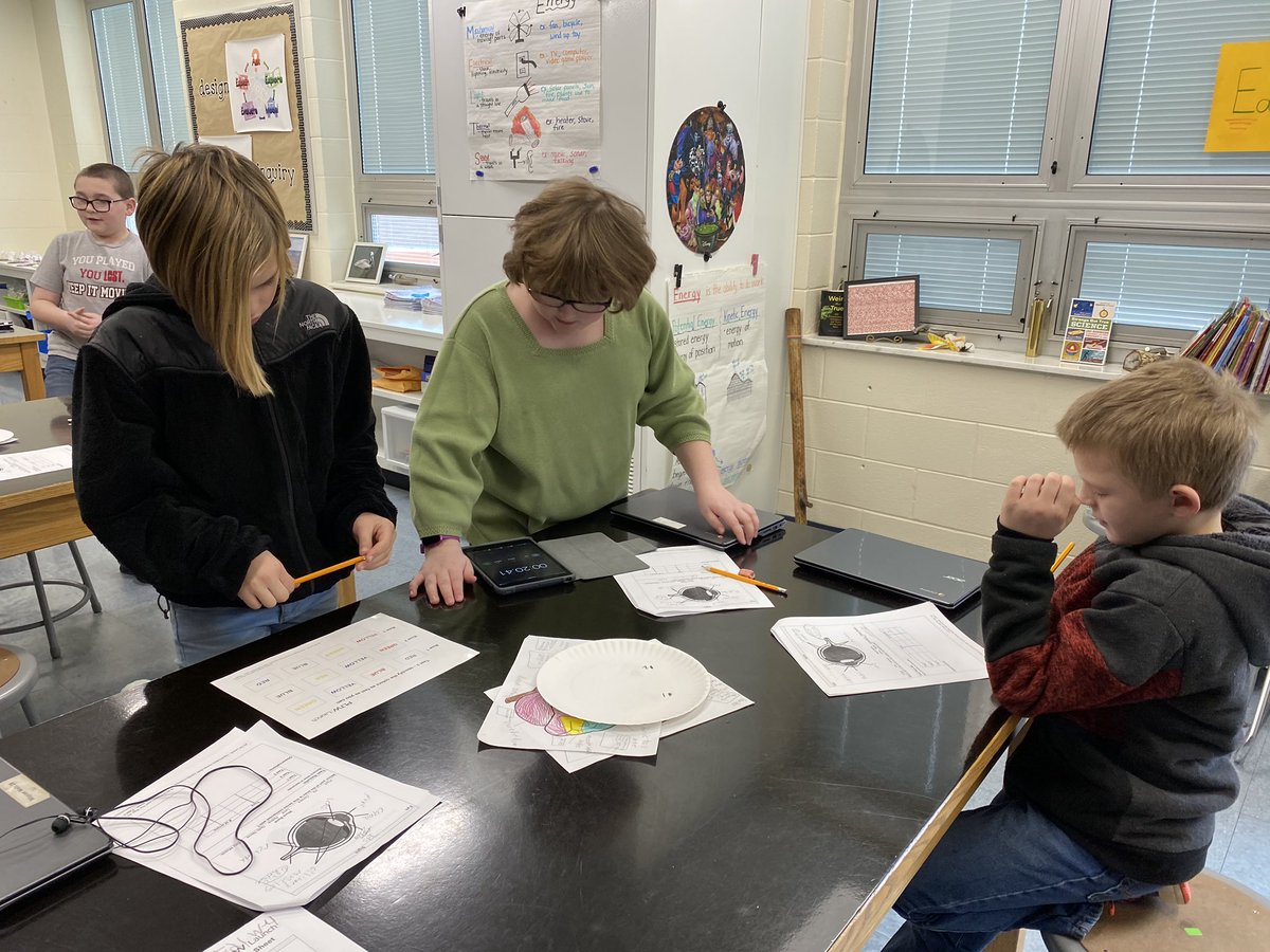 MarvinScience's tweet photo. 4th graders are using their sense receptors to process information. #pltw #dces #stem https://t.co/9MEgyZMmze