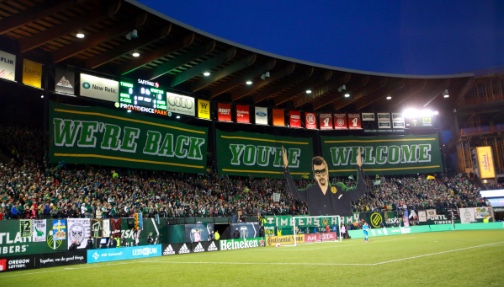 SRHSsquawk's tweet image. For the final time this regular season…

🏀: @SouthridgeGBB vs. @BHS_Athletics15  

📍: @southridgehigh 

📺: youtu.be/HPOePB9qWXI

🏆: High Metro stakes
🎓: Senior night
🗣: Rivalry match 

We’ll be live on the call tonight if you can’t make it to Southridge. #opreps