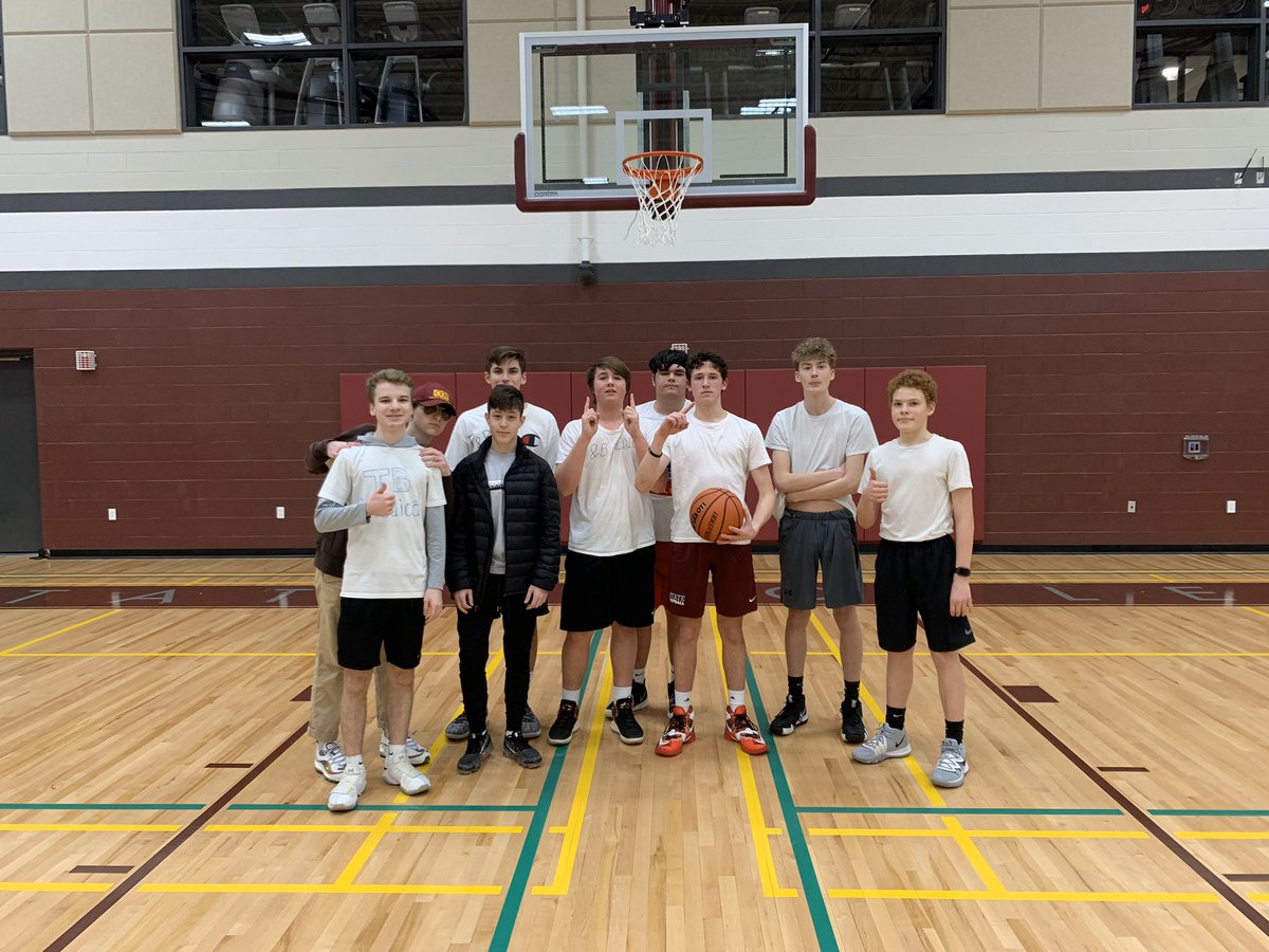 And last but not least, congratulations to Quiz Ballers (purple), one of the leagues biggest sleeper teams of the year, on winning themselves the IMIT title with a 43-25 victory over T&amp;B Medical (white)
