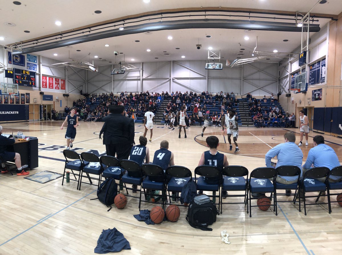 BluejacketBBall's tweet photo. 8 mins left in the JV game and it’s getting full already! Come enjoy a fun night at the Linc!
#bballbash https://t.co/eChXKuj5W6