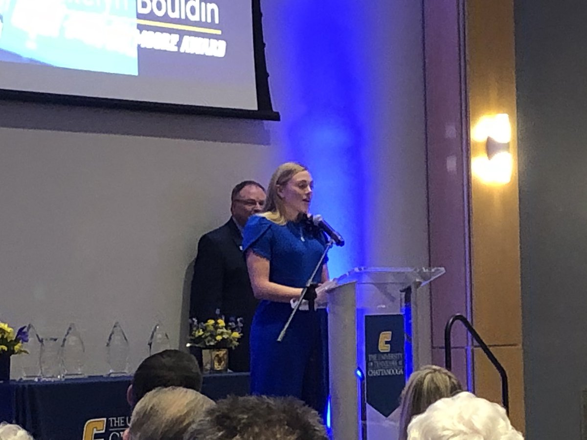 GoMocsWBK's tweet photo. Lakelyn Bouldin accepts the Scrappy Moore Award at the Hall of Fame banquet. Congratulations, Lake!! #GoMocs #OnceAMoc https://t.co/C5UHuN1WQH