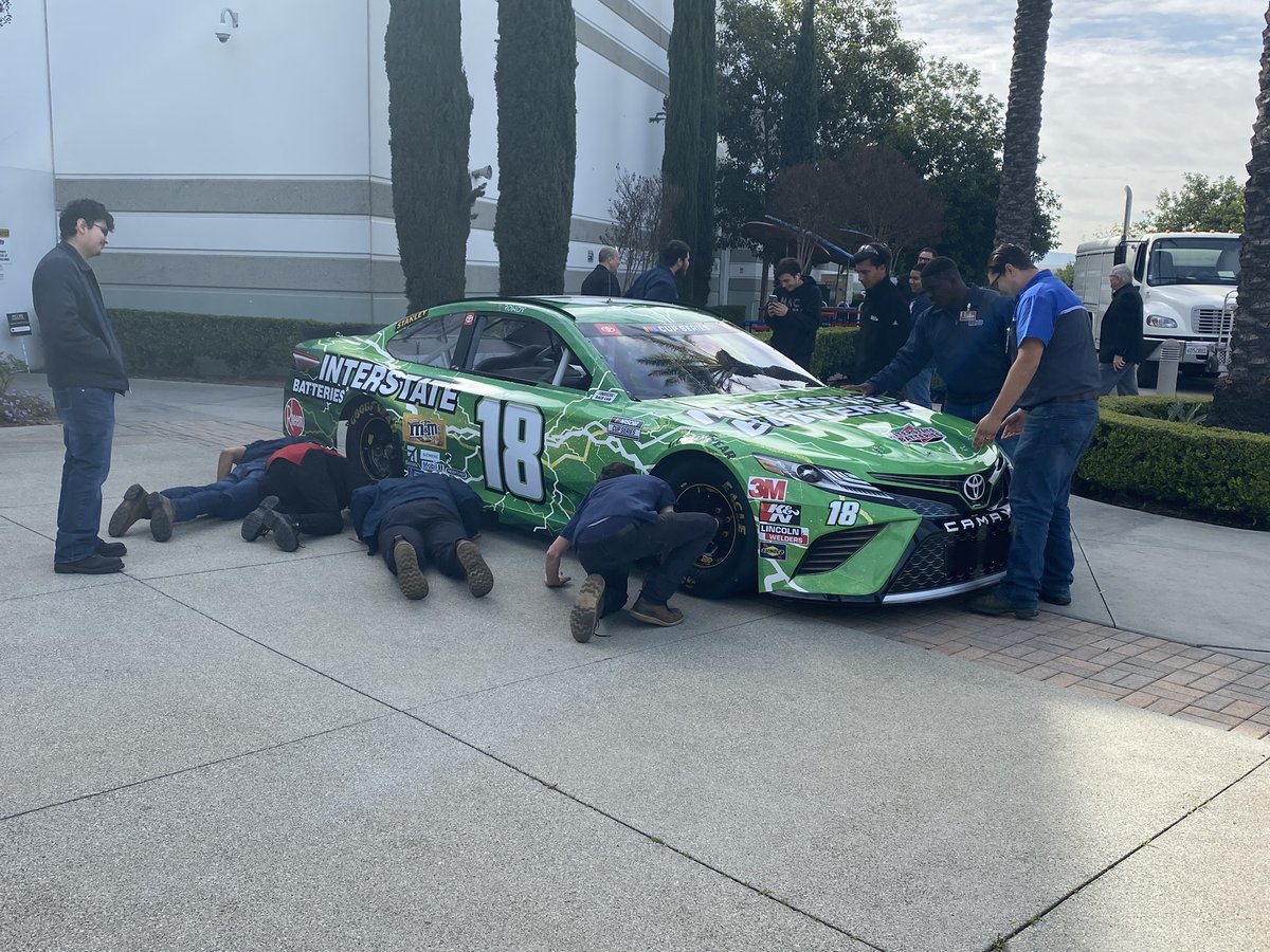 interstatebatts's tweet photo. First appearance of our new paint scheme here at #UTIRancho! Who better to investigate our car than these future technicians?! #carlovers #students #education #utitech https://t.co/Yi2Dl0TgRr
