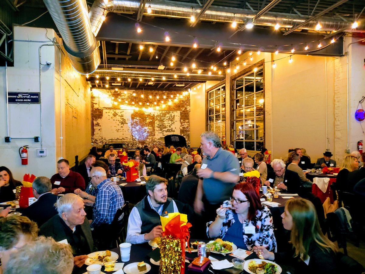 aarontbishop's tweet photo. Full tank at the #fuelhouse for the @BSEDWChamber annual dinner tonight... Where @atmosenergy is happy to be a sponsor!! https://t.co/txcZkVULhx