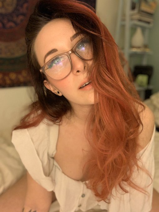 Watch Autumn's leaked NSFW photo on TwXstars