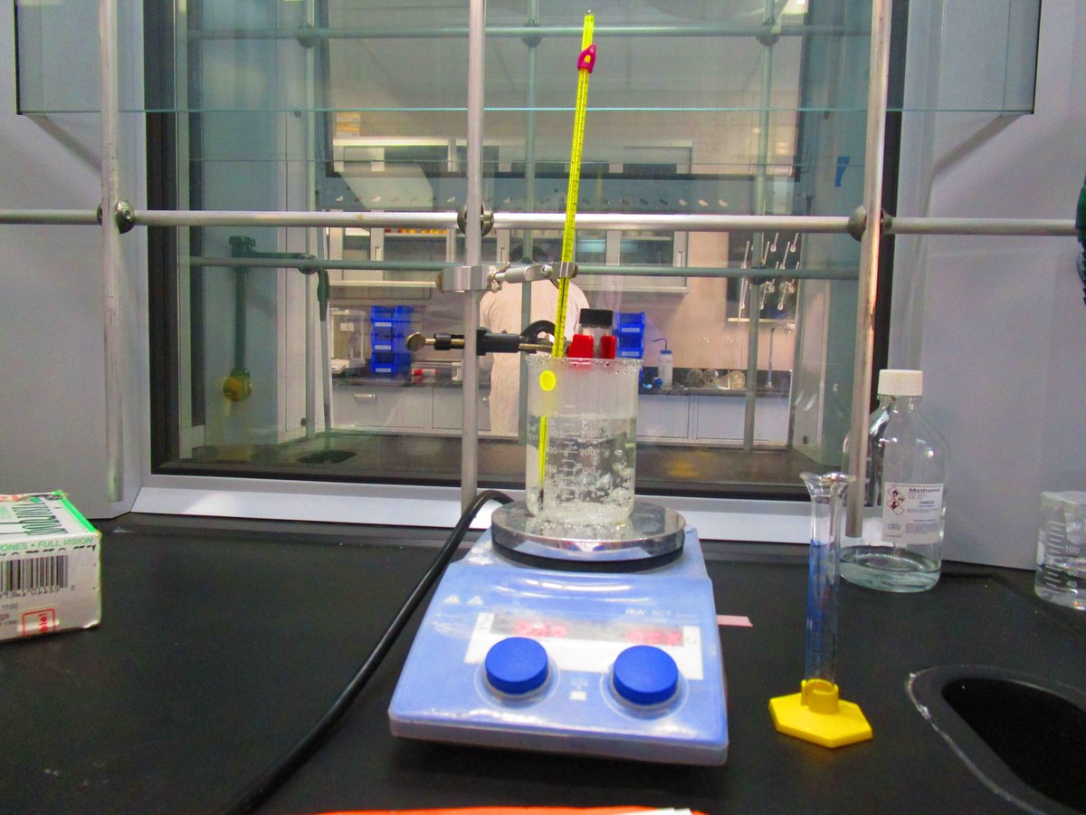 KenslowMatthew's tweet photo. #FischerEsterification today in #OChem II. My #scent was #banana (#IsoamylAcetate).
#Fischer #Esterification #Ester #Esters #Bananas #fragrance #OrganicChemistry #OChemLab #chemistry #lab #laboratory #universitylife #vanguard #vanguardu #stem #science #chem #biochemmajor #btfyp https://t.co/CLr3jKGpEK