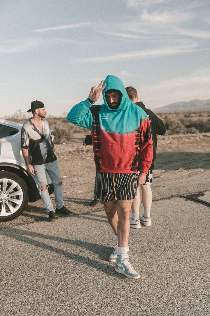 justmike's tweet photo. UHYUREADY hoodie &amp; tee now on sale —> https://t.co/DzHDAmC2M8 https://t.co/KoRZdcRw8j