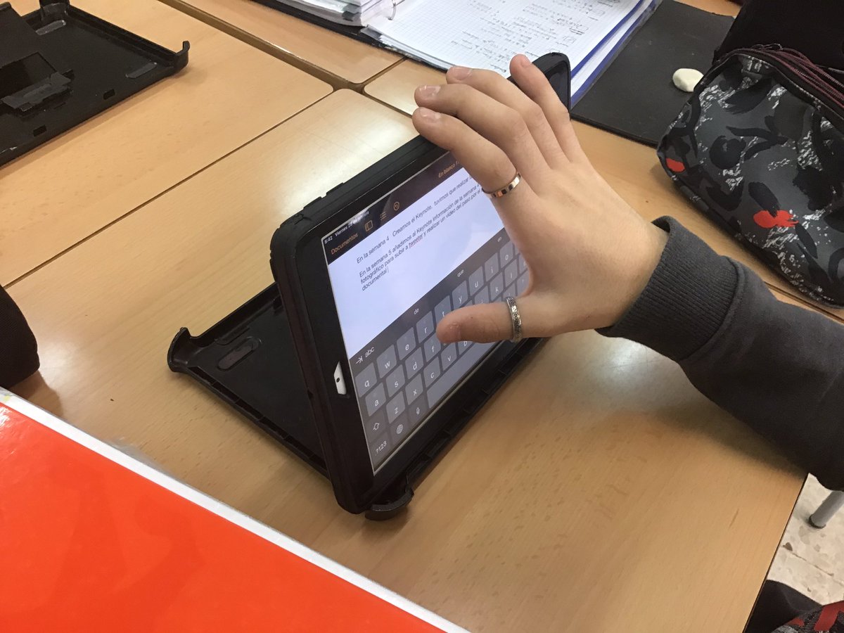LostSix2's tweet photo. Hoy en matemáticas hemos escrito y grabado cada uno su guion y hemos corregido algunas cosas de la semana anterior.💪🏻💪🏻 https://t.co/LAwMAZdClw
