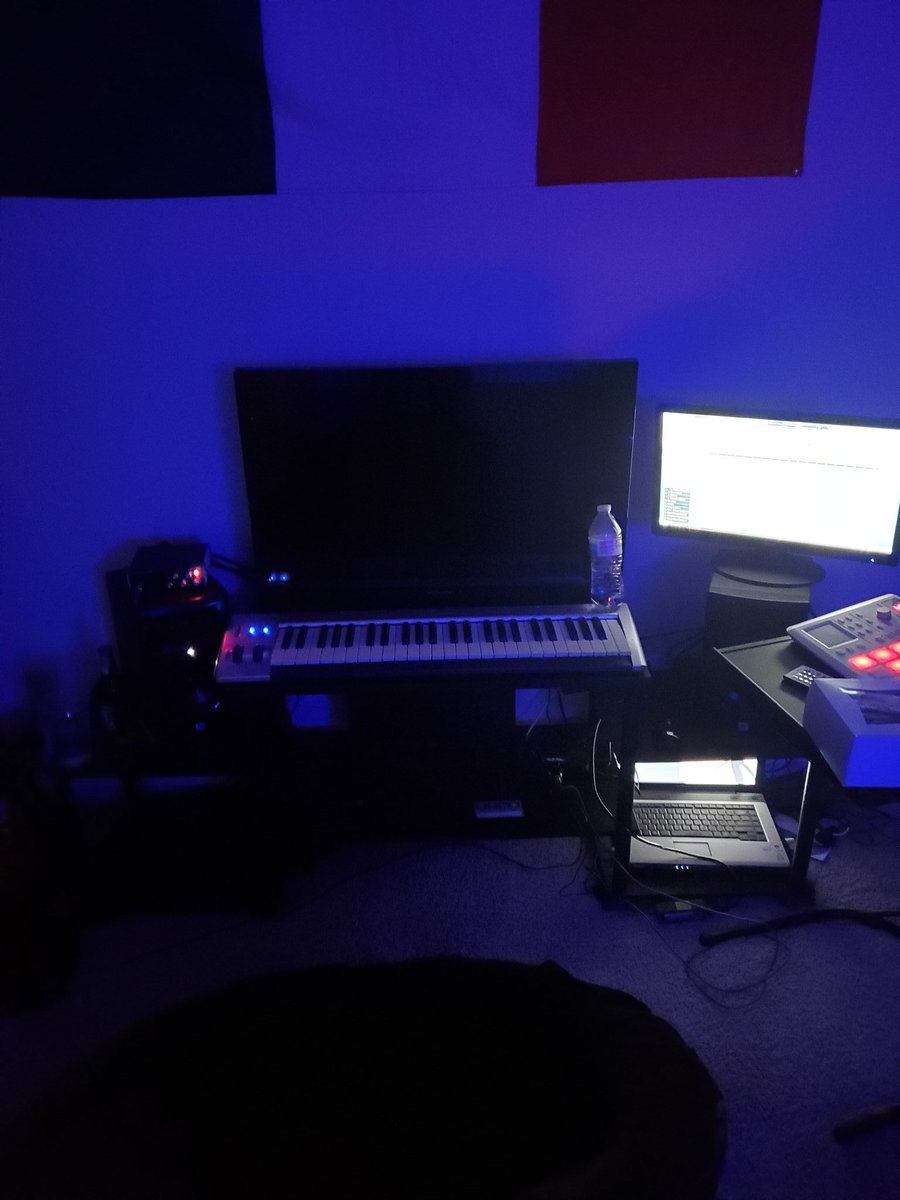 BeatsAmay's tweet photo. In The Lab. #StudioInSession #LetsWork https://t.co/4U4y9j0Bvy