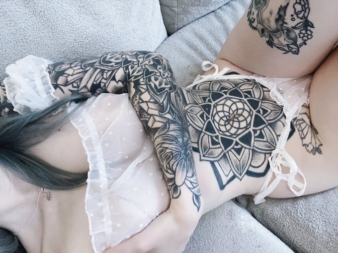 do u think i&rsquo;m pretty? 🤍 https://t.co/LVno7noAC6