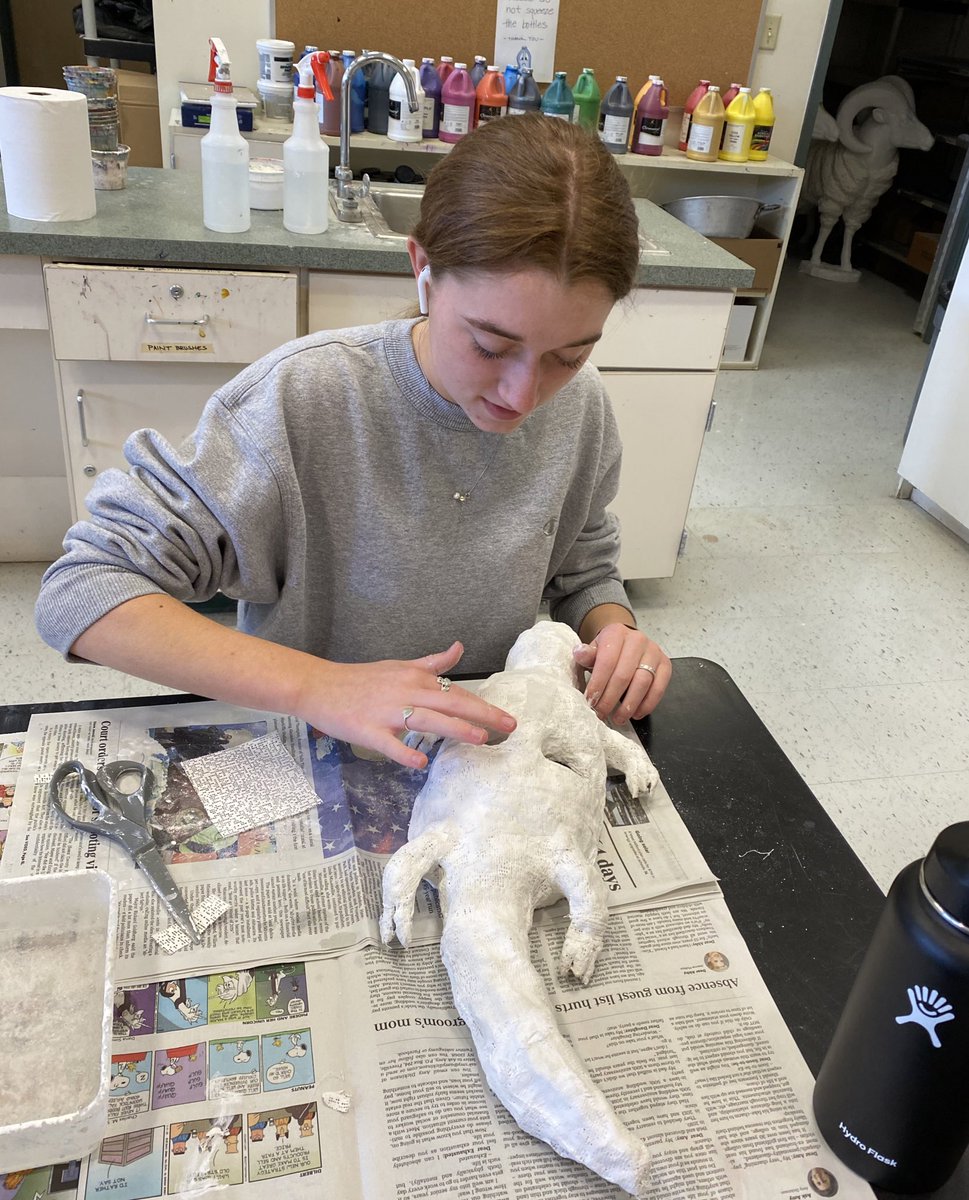 ramseyhsart's tweet photo. Ceramics &amp; Sculpture students continue to work on their masks #sculpture #plaster #celluclay #sculptamold #armature #spackle https://t.co/VfubLlT63M