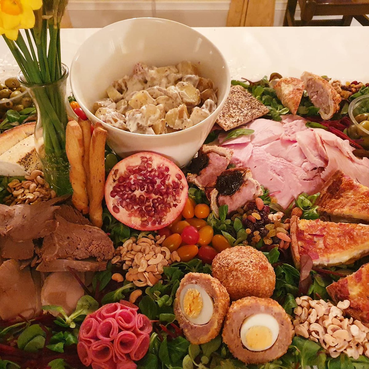 DeliBanc's tweet image. #SharingTable #Llysfaen