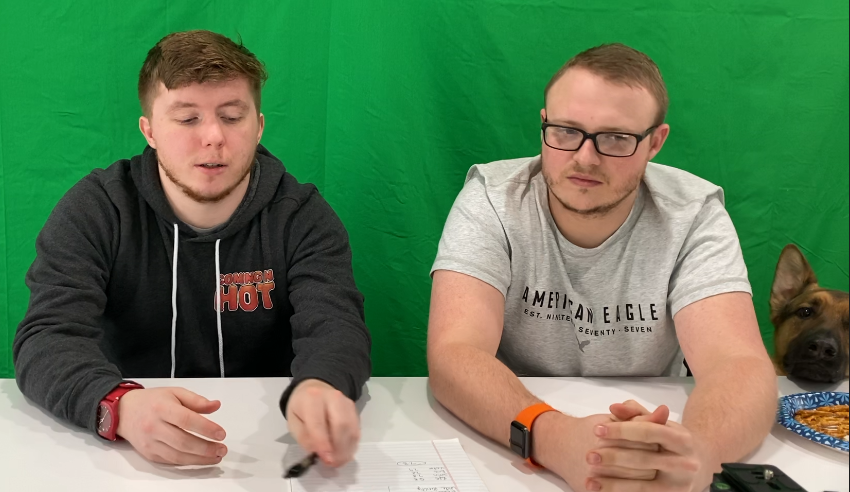 HomeSourceSys's tweet photo. Snacks.. Green Screen.. and a dog?!
#ComingInHot
another review on the way to brighten that Friday and kickstart the weekend! ๐๐๐
#getready #bringtheheat #morewings #youknowwheretofindus #wingreview #hotwings #staysaucey #wheretonext https://t.co/oyY5ATdhV0