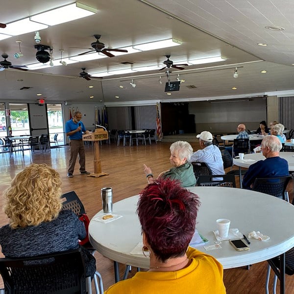 SupWashington's tweet photo. Supervisor Washington gave a county update to the residents of The Lakes at Hemet West. He spoke about utility assistance and the many programs available through the #OfficeOnAging.
#RiversideCounty #RivcoNow #Seniors #CountyUpdate #CountyServices #ThirdDistrict #ThrivingThird https://t.co/dcHdkShVD6