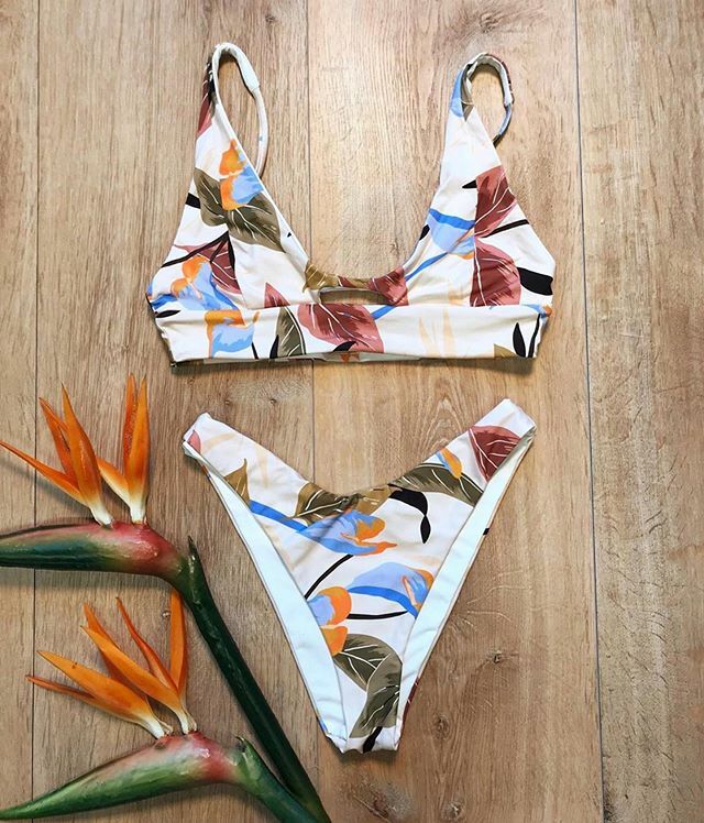 Who else is feeling the A L O H A spirit on this #AlohaFriday? ☀️Hit the beach the right way this weekend in the <a href="/lspace/">Beth</a> Hawai’i exclusive ALIA TOP + CABANA BOTTOM IN ALOHA PARADISE! 🌸 ift.tt/39bT9vN