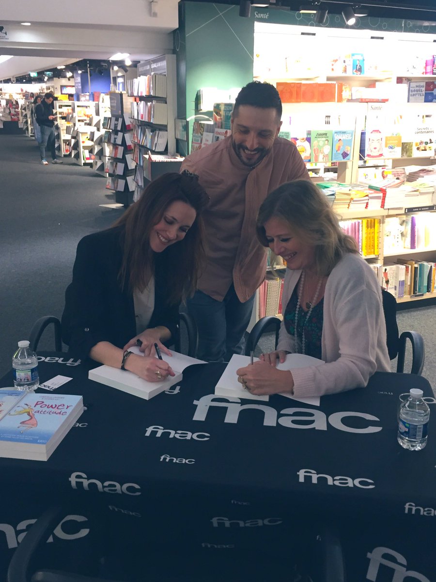 Sandra Lou (@sandralou) on Twitter photo Séance de dédicace à la fnac du forum des halles pour notre livre Power attitude ✅ <a href="/chriscrosnier/">Crosnier Christelle</a> #powerattitudelelivre Séance de dédicace à la fnac du forum des halles pour notre livre Power attitude ✅ <a href="/chriscrosnier/">Crosnier Christelle</a> #powerattitudelelivre