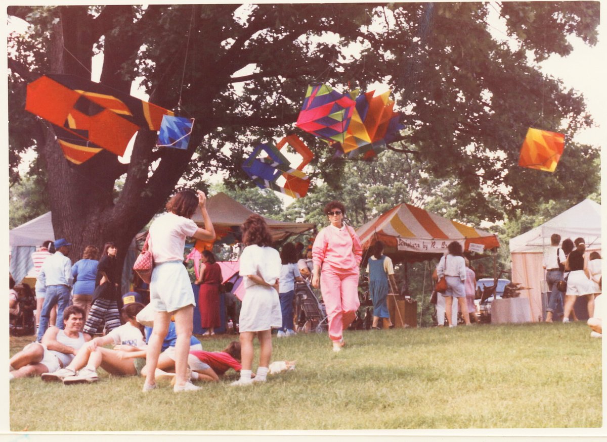 #FBF Flashing all the way back to 1999 with this one! We're so excited to be back in Centennial Park this summer for our 46th year!
Join us June 19th-21st for the highest quality contemporary craft and fine art show in Nashville!
hubs.ly/H0nd_xh0
