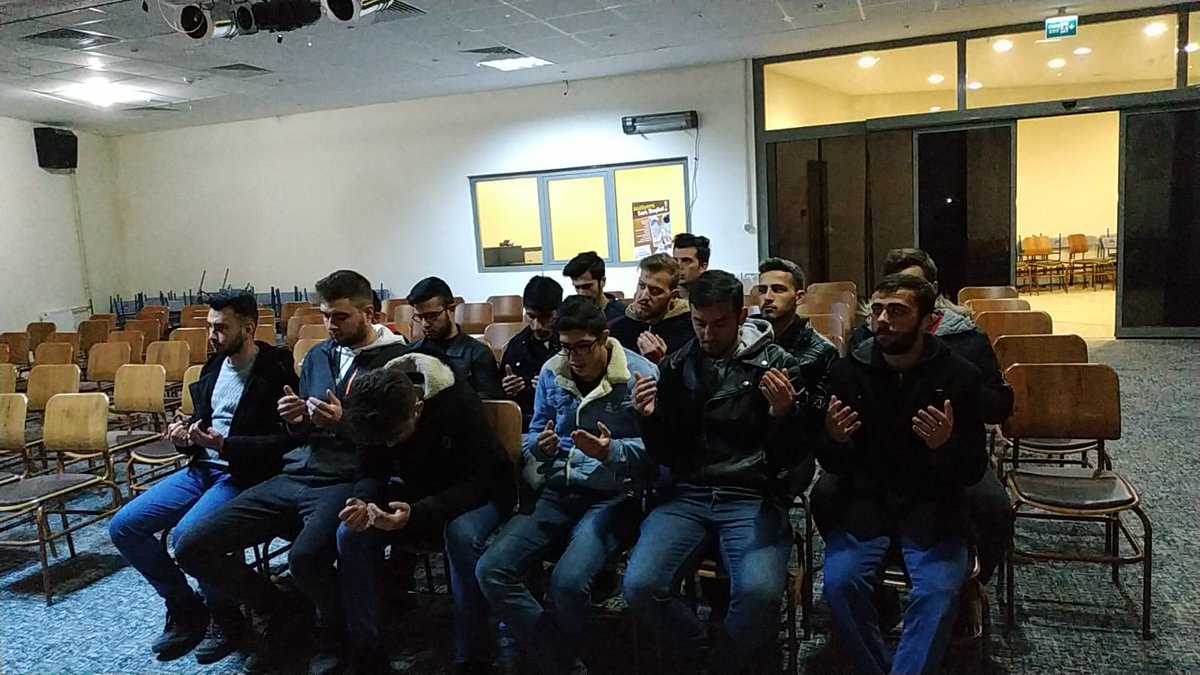 KonyaKYGM's tweet photo. Hadim Yurdu öğrencilerimiz Suriye'nin İdlib bölgesinde gerçekleştirilen hain saldırı sonucu Şehit olan Kahraman Mehmetciklerimiz için Kuran-ı Kerim , İstiklal Marşı ve Komando marşı okudular.
Milletimizin başı sağ olsun.
#MehmetçiğinYanındayız https://t.co/HnponKEEtw