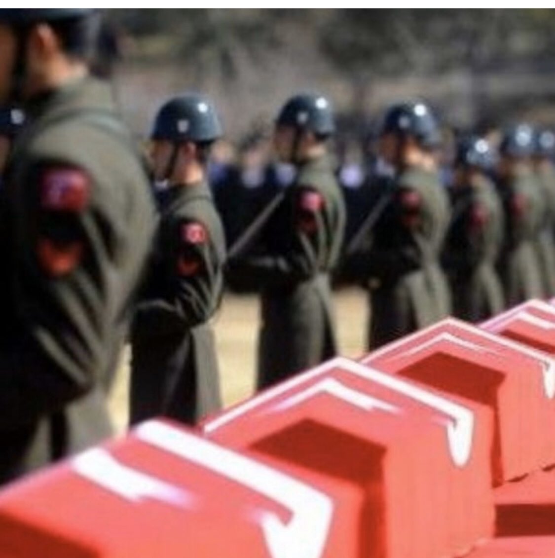 tastabakc's tweet photo. Mevlam yar ve yardımcımız olsun mekanları cennet olsun inş ailelerine sabır diliyorum bu vatan bölünmez bu millet yılmaz kimse kendini avutmasın akacak son damla kanımız bile bu vatana helal olsun biz türk milleti şahadet şerbeti içmek için can atıyotuz bunu herkes böle bilsin... https://t.co/ioZ1ts8scU
