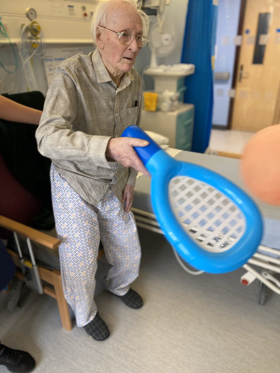 ImyOToole's tweet photo. For this weeks #FunTimeFridays on #WardA528 @VHBytheway and I did a #fallsprevention & #balance circuit class. Well done to all the #rehablegends who joined in @UHBristolNHS #sittostandpractice #bicepcurls #tennis #ProudtoCare #MightyMedicine #FabChange20 https://t.co/W5uWjRFx3i