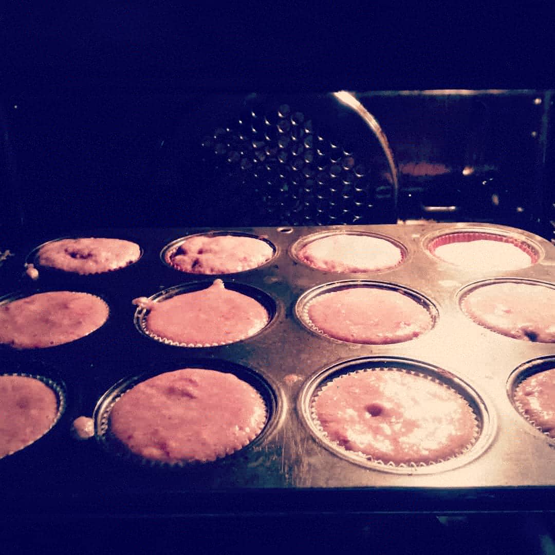veeplaysttv's tweet photo. We made banana and raspberry muffins today for my brother's birthday. They were great!!
Would you be interested in some healthy food recipes on my blog, too? 😍❤
#healthyfoodideas #toddlerfoodideas #raspberrymuffins #bananamuffins #vegetarianfood #foodrecipes #momfluencer https://t.co/HkGCKTa6kp