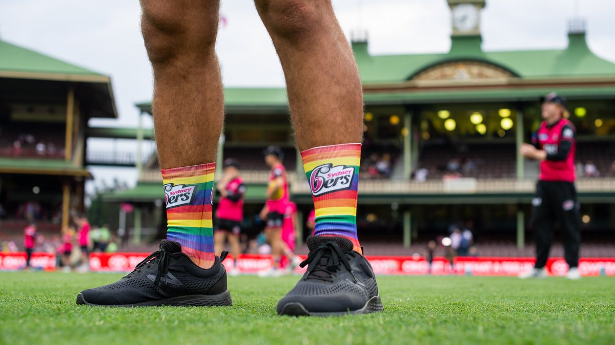 SixersBBL's tweet image. 🏳️‍🌈 Wishing all our LGBTI+ friends a happy @sydneymardigras! We hope everyone has a safe and sensational night 🙌

#smashemsixers