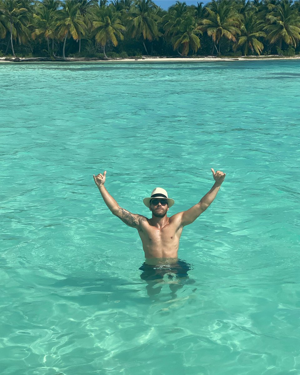 PrinceRoyce's tweet photo. 4 días!! Who’s coming?? 💦 #AlterEgoTour https://t.co/M7G9Hjn3x9