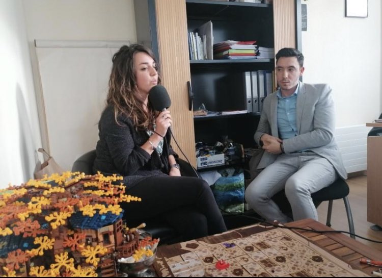 <a href="/SolEco54/">Sol &co</a> interviewée par la radio RCF, pour l’émission Durablement Vôtre, diffusée très prochainement en national !
On y parle des #sols, de la #biodiversite, de la #TransitionEcologique des #villes et de l’engagement #citoyen !