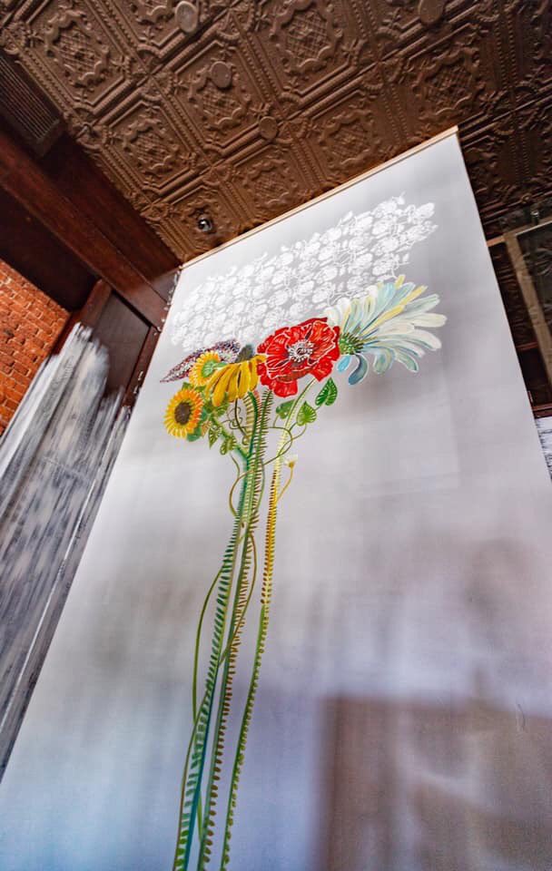 The sun is shining here in downtown CDA.  😎
Join is for a great meal or a few drinks!

#EatINW #SunnyDay #CDA #HoneyEatery