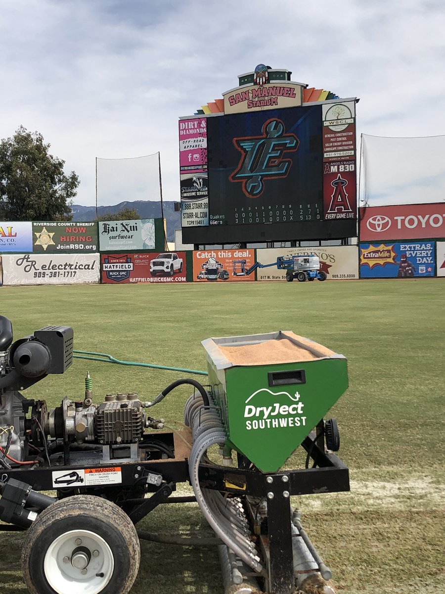 DryJectSW's tweet image. Hammering straight @ProfileGolf @Turfaceproducts Field &amp;amp; Fairway into freshly laid 419 sod for @domcj5 at the 66ers - 300+ lbs/K sqft...getting ready for another season!! @dryject @STMASoCal @ChrisJenningsSP