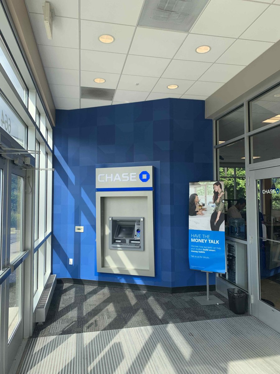 RwDake's tweet photo. RW Dake Construction worked tirelessly to complete this Chase Bank branch.  We are so proud of the end result! https://t.co/VVaMTaAPyN
