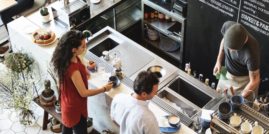 tapmango's tweet image. Did you know that 72% of people only make decisions about products and services after getting feedback from friends and family? Get people talking about your restaurant with these 5 smart and simple strategies. tapmango.com/5-ways-restaur…