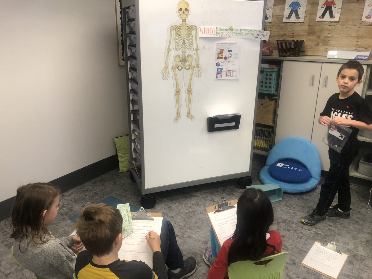 2nd graders collaborating in math throughout different spaces of their flexible learning environment #EHSI #orgullodeáguila #EPSchools <a href="/koryrojas/">Kory Rojas</a>