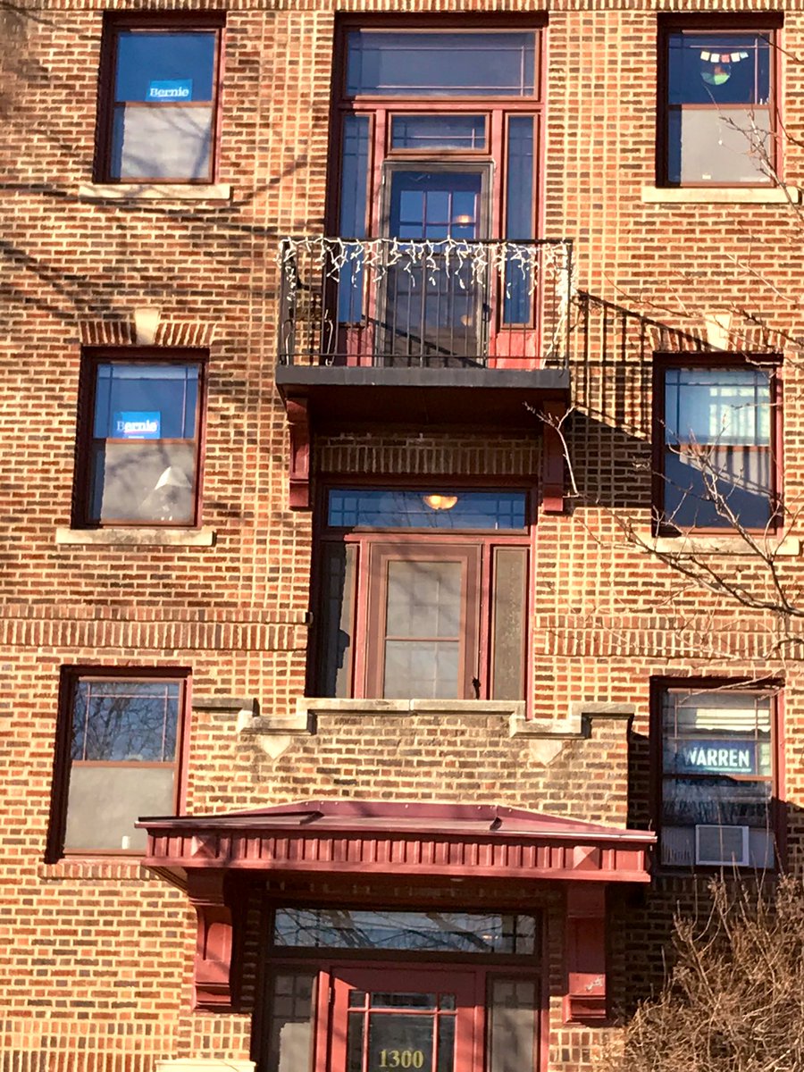 vancotrough's tweet image. #powderhorn is going 2-1 Bernie-Liz sorry that’s just math #BernieSanders