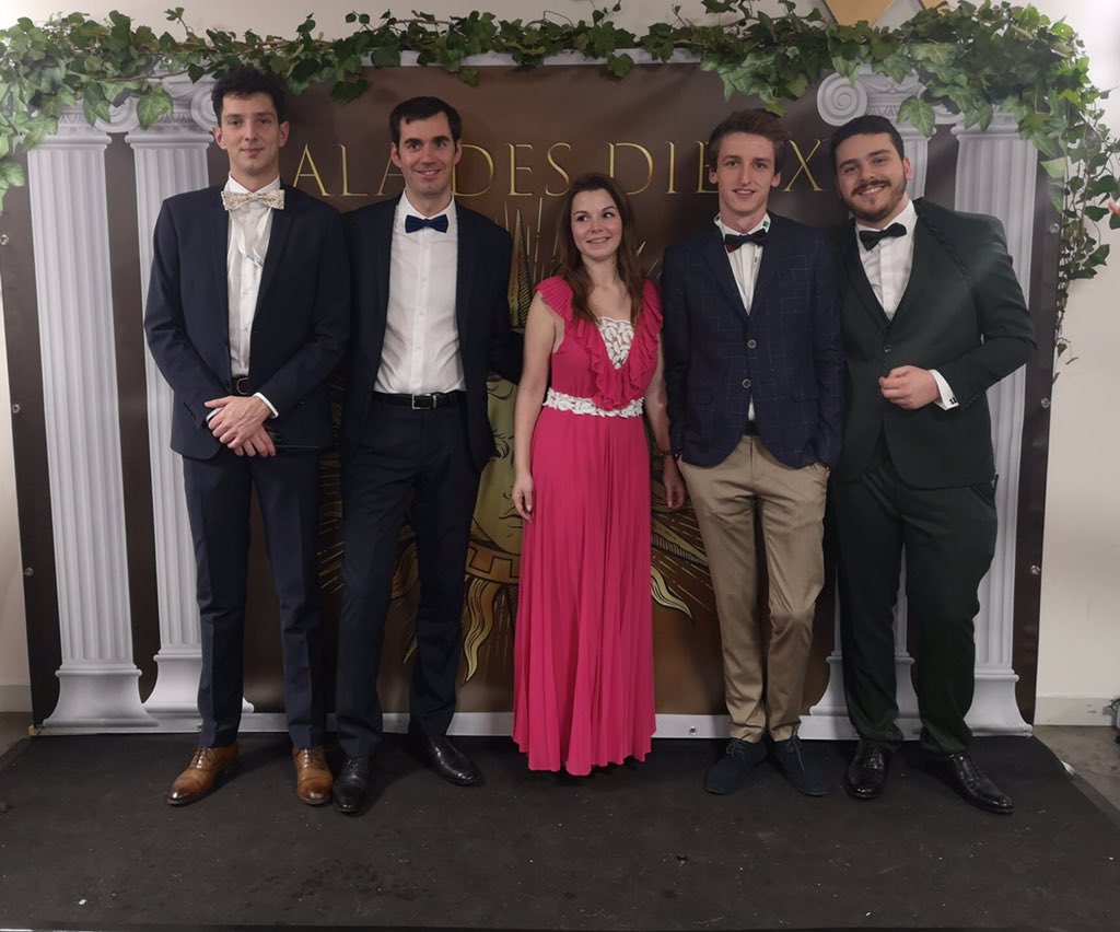ClementThiam's tweet photo. 59 eme gala de l’Amicale Corporative des étudiants en Maïeutique, Médecine et Pharmacie de Limoges @ace2mpl sous le signe des Dieux. Une ambiance du tonnerre, une organisation au top et un BDE au Rendez vous. Merci pour l’invitation 👍@mabanque_bnpp https://t.co/F5ROiyPjVg