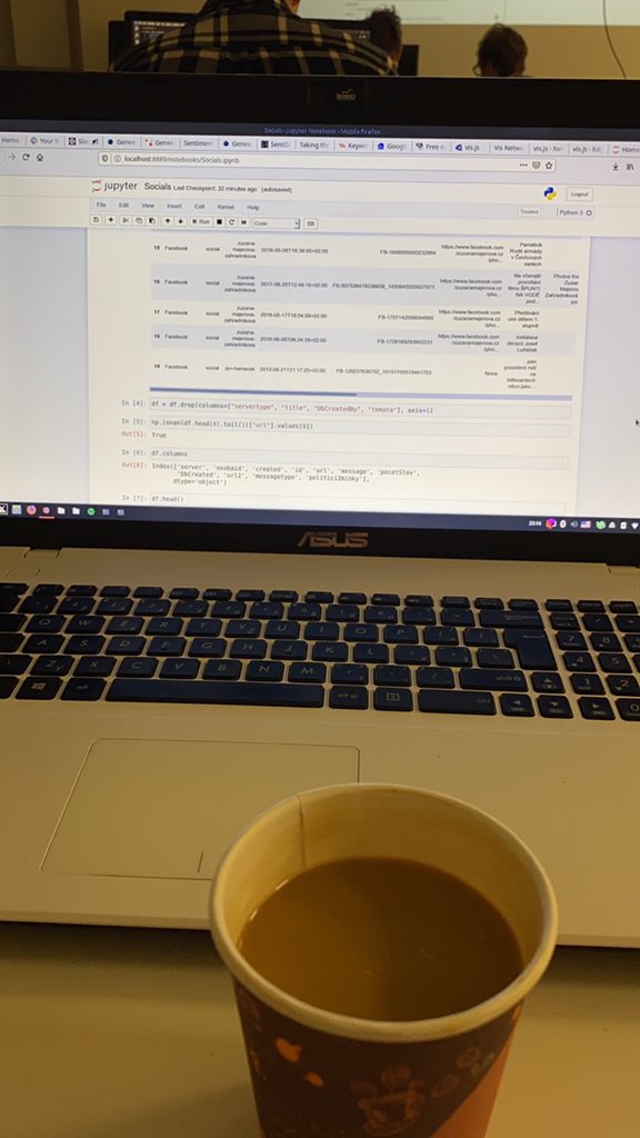 perinja2's tweet image. #hackfit v plným proudu 🙏@BetkaGogo @litvanius