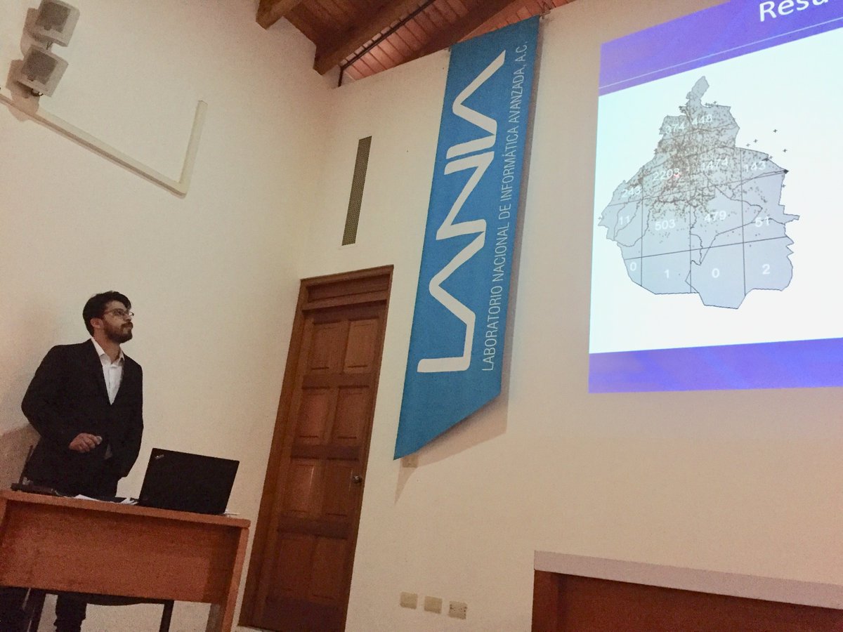 Piniisima's tweet photo. Hoy gradué a mi primer Maestro en Computación Aplicada, Cleveland Colorado Lagunes del @lania_mx con la tesis: "Análisis de la densidad de incidentes viales en CDMX utilizando Auto-Correlación Espacial", #DataScience #rstats  #DataScientist 👨‍💻💻📈😄 https://t.co/jszcufyjLb