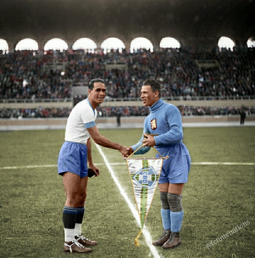 FOTOS HISTORICAS O CHULAS DE FUTBOL - Página 17 ER5XVO2WsAQ55I1?format=jpg&name=900x900