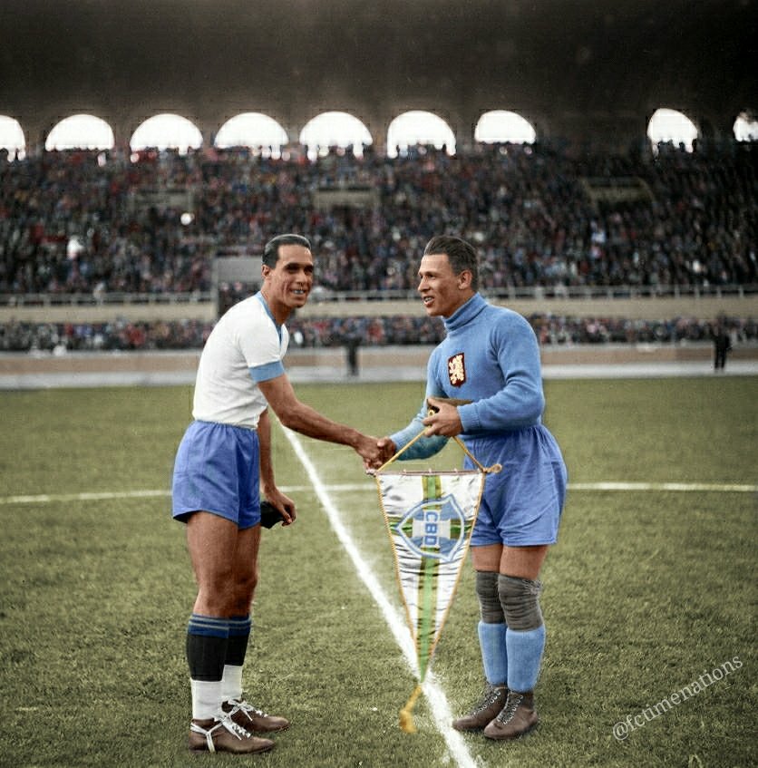 FOTOS HISTORICAS O CHULAS  DE FUTBOL - Página 17 ER5XVO2WsAQ55I1?format=jpg&name=900x900