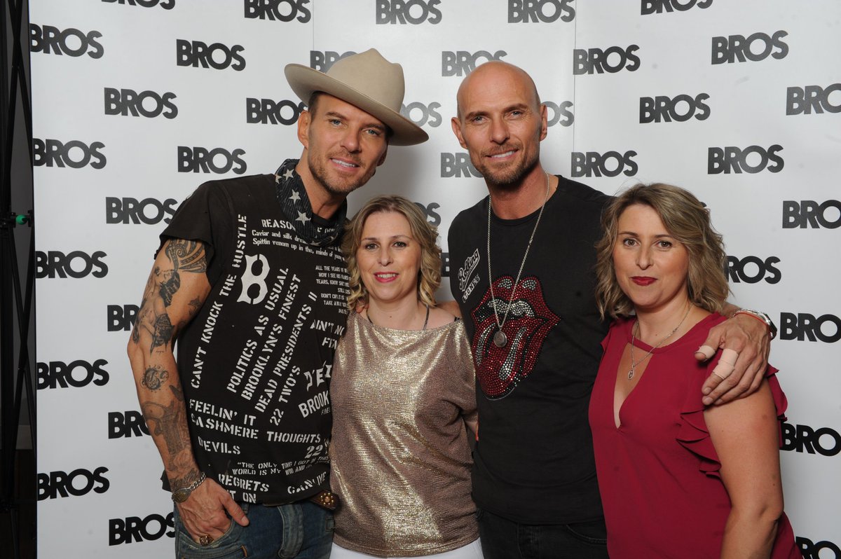 MadalenafSilva1's tweet photo. @Absolute80s @Brosreunion @mattgoss @LukeGoss #brosettes over 30years . Super proud of their journey. ❤❤👭🇵🇹🤗👊 and grateful for being part of it #followyourdreams https://t.co/h7zVmqKMnV
