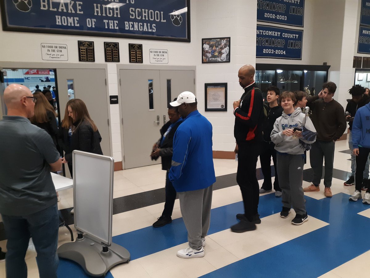 BlakeBoosters's tweet photo. Get in line for the #BlakeVarsity @BlakeBoysBball game vs Northwood like everyone else! #gobengals 🐾 @_BHSStudentSect @Blake_Principal @BlakeAthletics https://t.co/dW2BYM7Q31