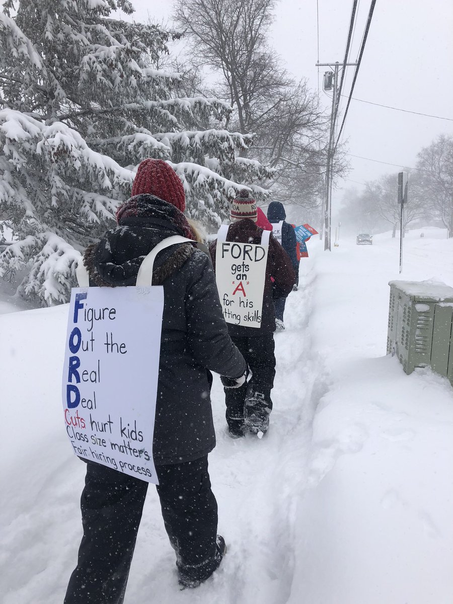 Out on the picket line today in this snow! We love our kids. We want what’s best for them. We need support for all students. @Lizbreton @MrCain24 @jacableSCDSB @kaililynn #cutshurtkids #kidsmatter #ETFOstrong @Sflecce @fordnation