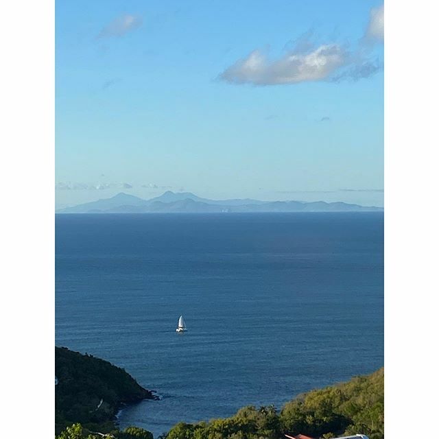 vpinniger's tweet photo. Clear sailing all the way across to Martinique. #viewfrommyvilla #saintlucia #martinique @windjammerlanding https://t.co/DBijTuOx4Z https://t.co/RAkh7DcG2O
