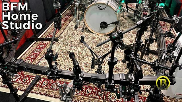 BrianFrasierM's tweet image. “The Switch Up” #allblackeverything #drumrack @pearl_drums #bfmsignaturesnare #bfmworld #bfmhomestudio ift.tt/2I1OIYD