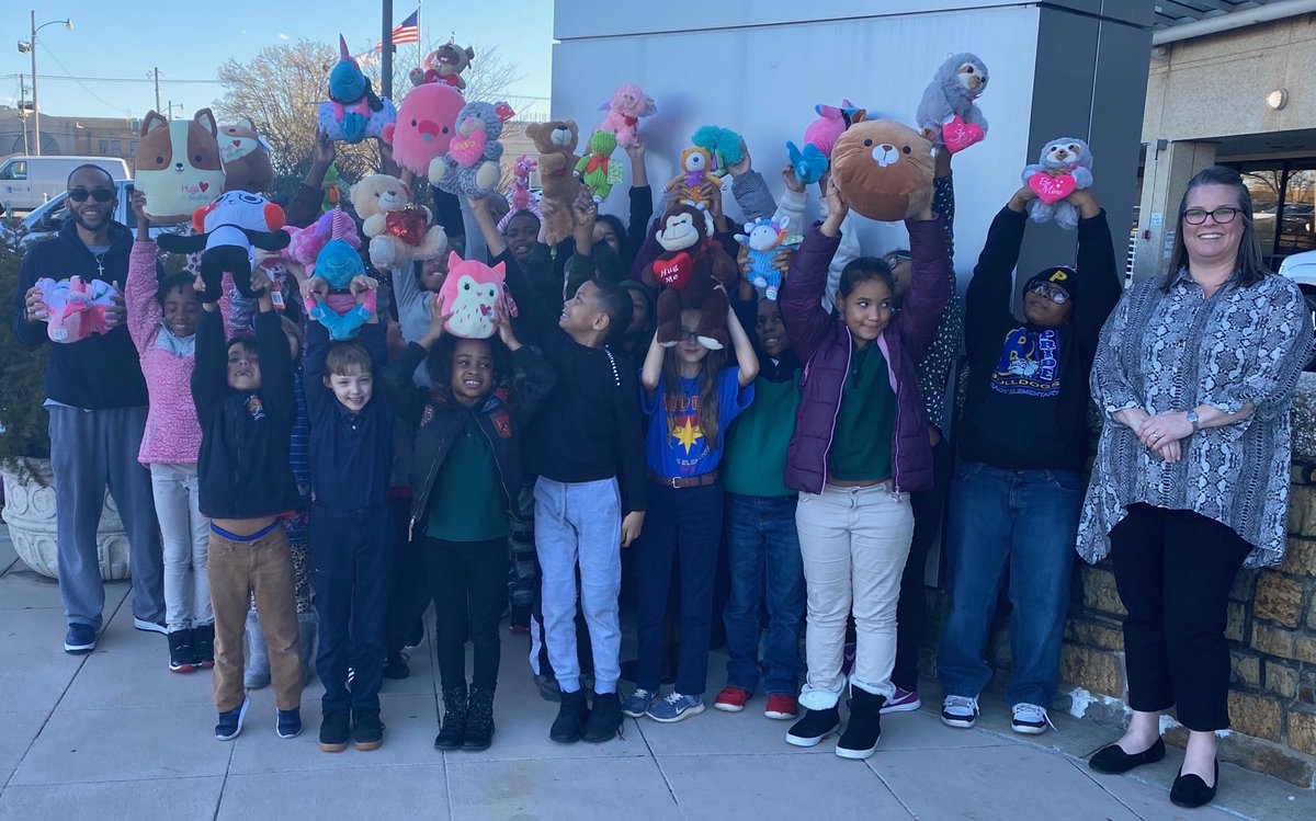 Anointed08's tweet photo. We’re spending our afternoon giving back to the children at Arkansas Children’s Hospital! #PCYS https://t.co/cyMawRcJ6F